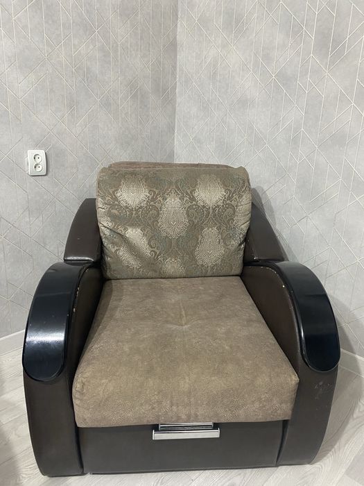 Продам диван + кресло.