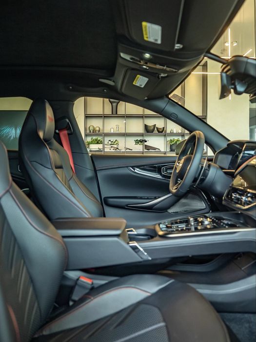 Aston Martin DBX S 2026