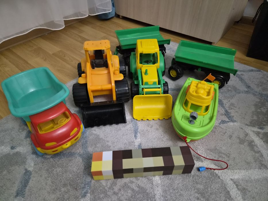 Игрушки машинки детские