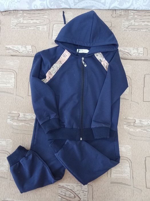 Спортивный костюм на девочку 130 рост