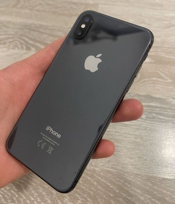 Продам IPhone X.