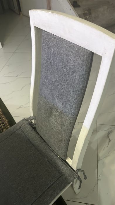 Продаю стол с стулями 4 шт