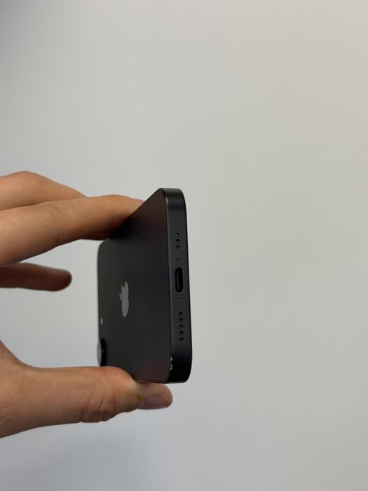 iPhone 16e - 61 цикъла