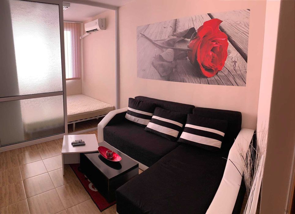 Дава се под наем Двустаен апартамент в Бургас, Възраждане - 48 кв.м за 357 € - Снимка #2