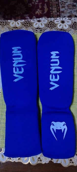 Щитки для ног от Venum