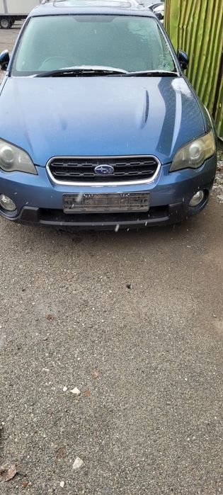 Субару Аутбек на части или цяла