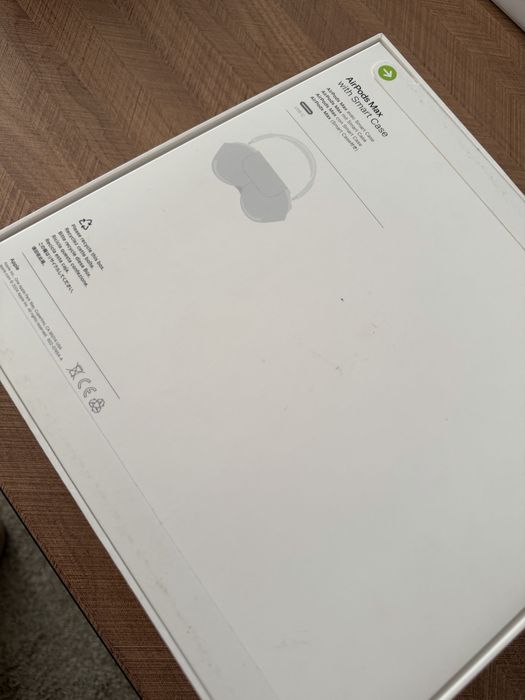 AirPods Max Apple