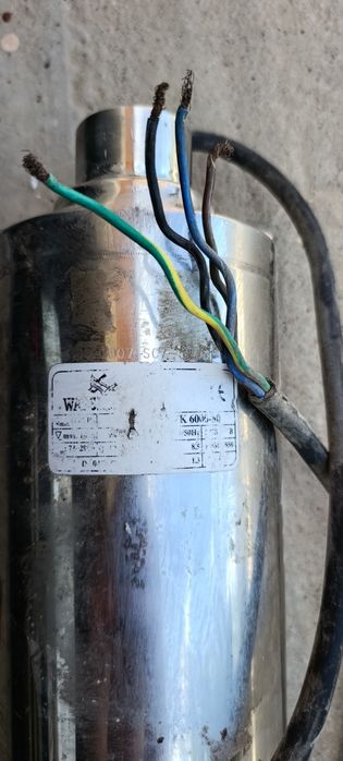 Pompa submersibila trifazică 8000l/h