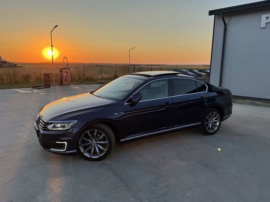 VW PAssat GTE/panorama/camera/navigatie/distronic/rate/garantie