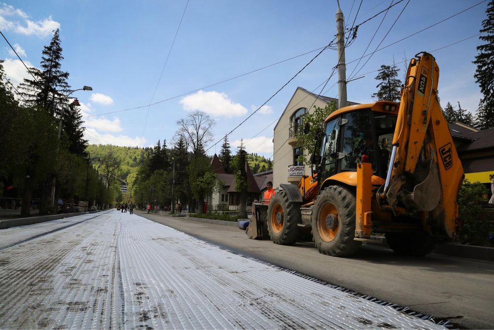 Inchiriere buldozere / excavatoare / buldo excavatoare / camioane