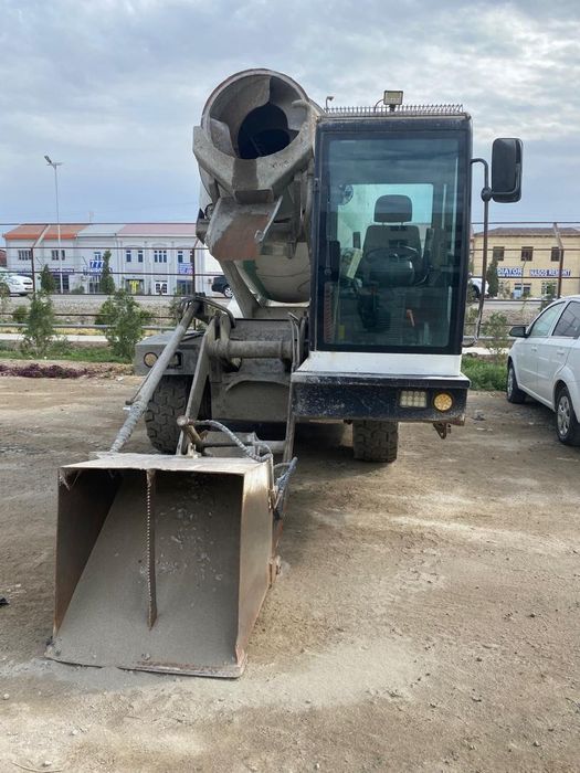 автобетоносмеситель с самозагрузкой