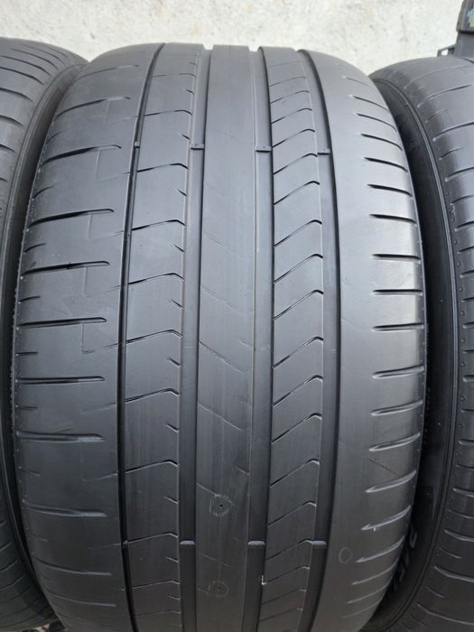 Vand patru anvelope de vara pirelli p zero  245 40 20 /  275 35 20 dot 3224