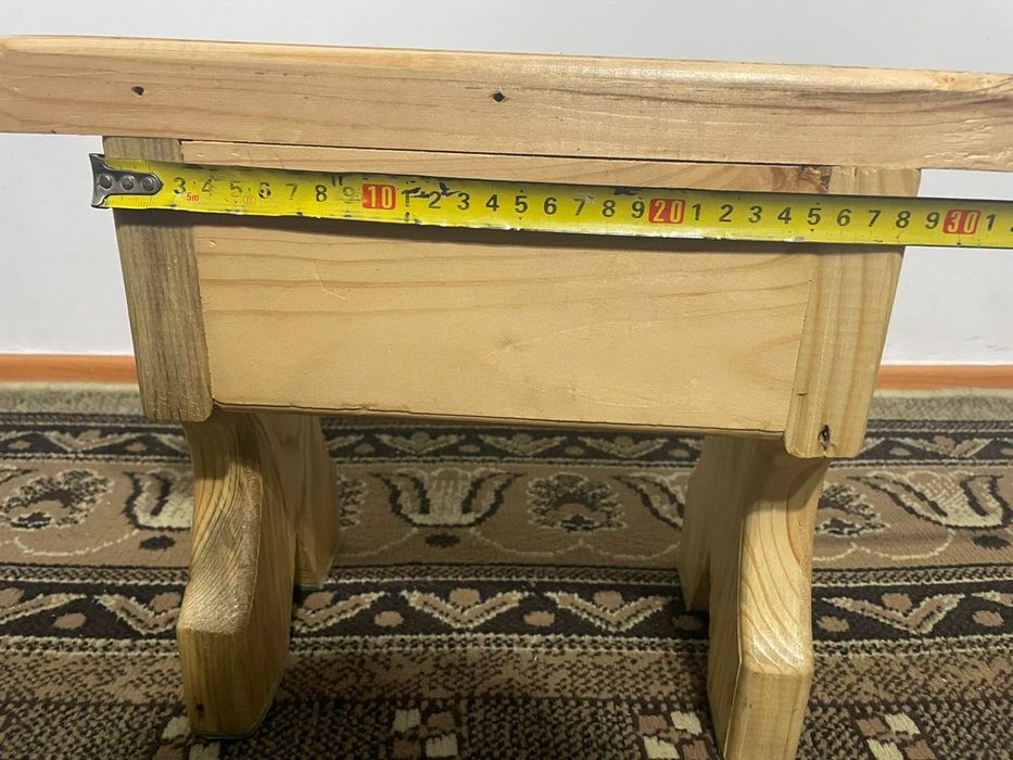 Табурет из Соснового дерева