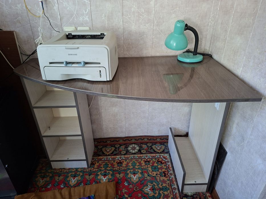 Компьютерный стол