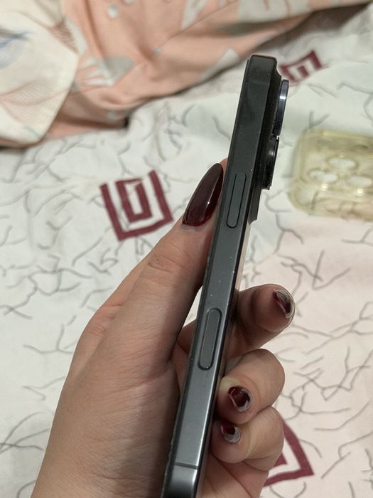 Продам iphone 16 pro 256gb