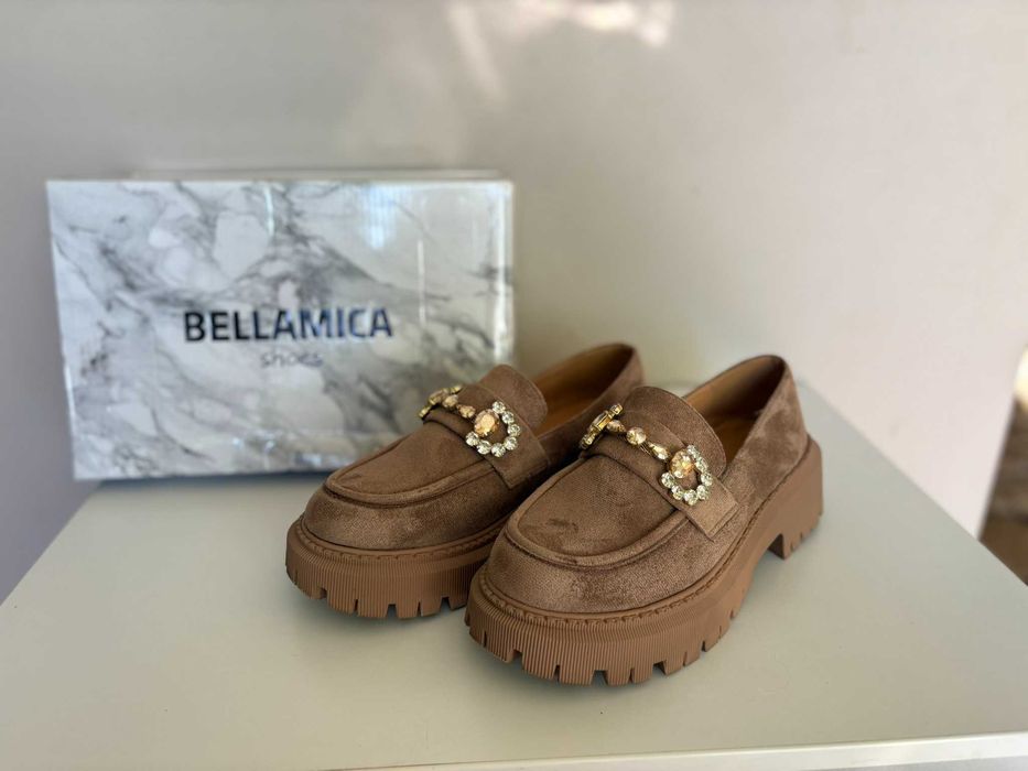 Елегантни дамски обувки тип лоуфъри BELLAMICA - кафяв велур с кристали