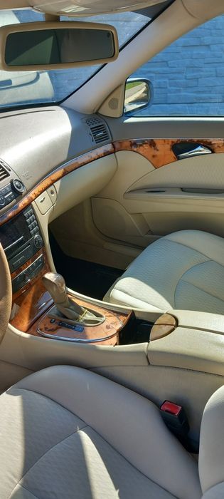 Se vinde Mercedes w211