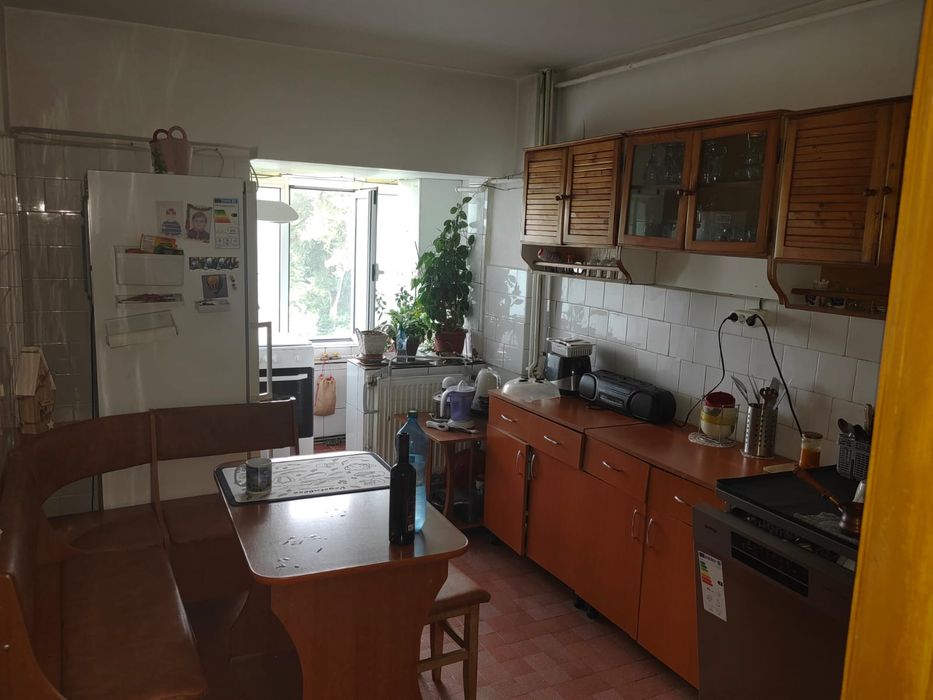 Apartament 3 camere de vânzare – 70 mp | Central | Vedere spre Parcul Central | 3 balcoane | Turnu Măgurele