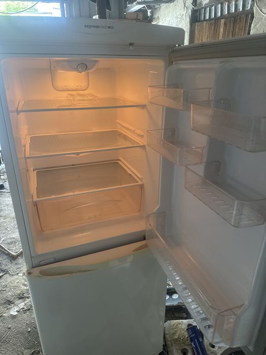 Продам холодильник LG