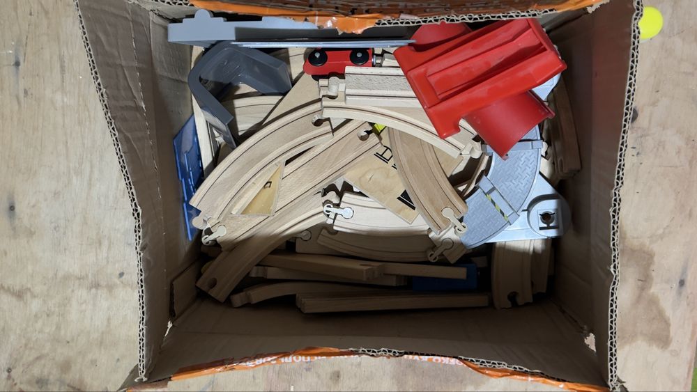 Продам игрушки каждая по 2500
