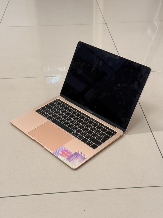 Продается MacBook Air 13 в хорошем состоянии