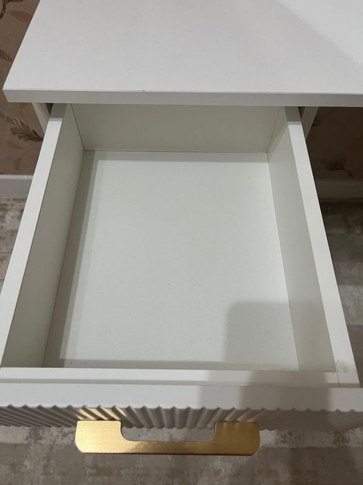 Продается туалетный столик