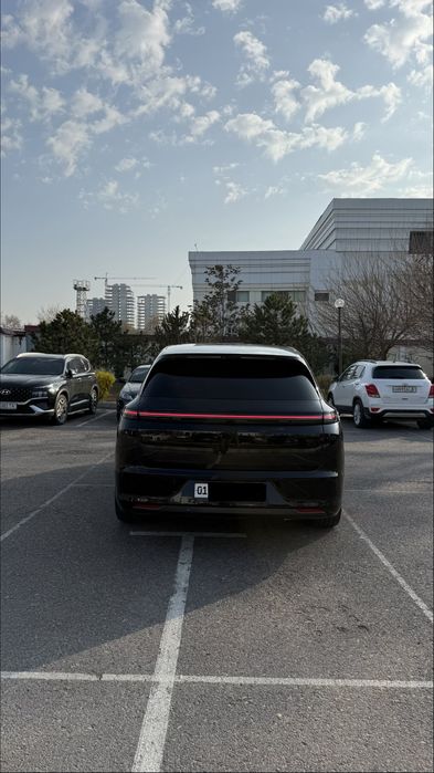 Li 7 Max 2023г. в идеальном состоянии