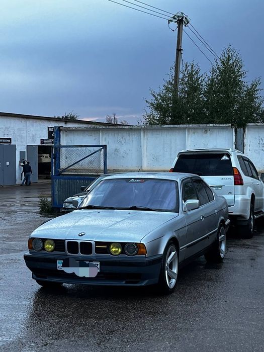 Продам БМВ е34..