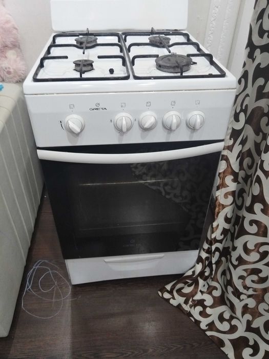 Продам газплиту. Цена 10 тысяч. Самовывоз.