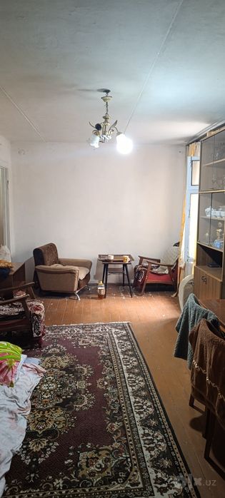 Регистан 2-ком кв срочно продаётся квартира.