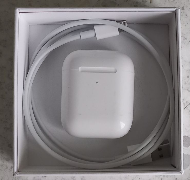 Airpods с коробкой и с чехлом