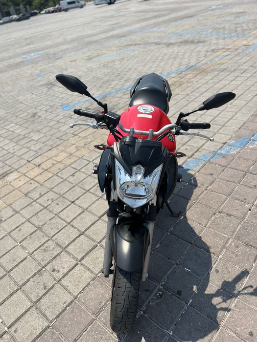 Ysmaha XJ600 2011