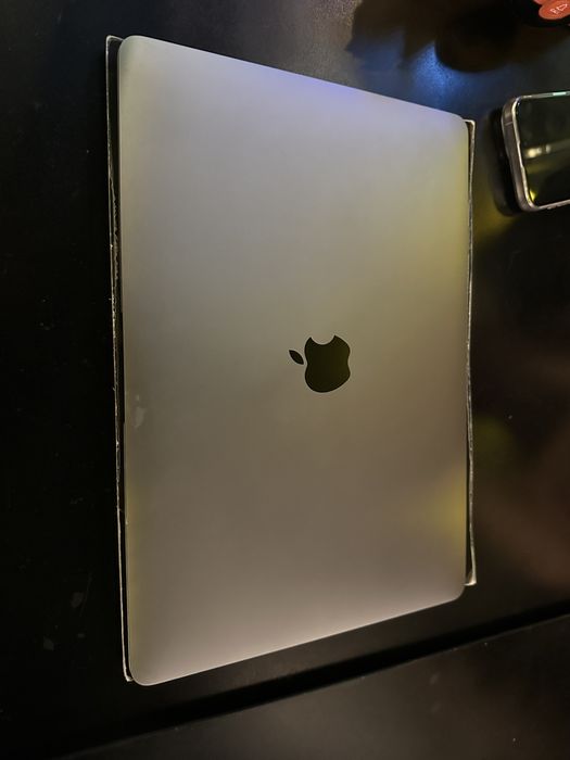 Продаю MacBook air M1