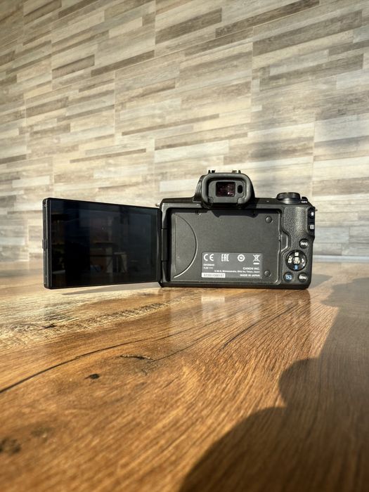 Canon EOS M50 Mark II + обектив Canon EF-M 22mm f/2 STM