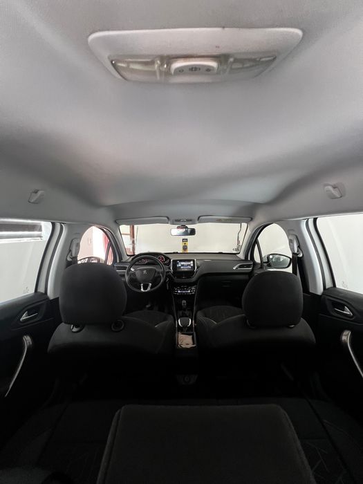 Peugeot 2008 alb