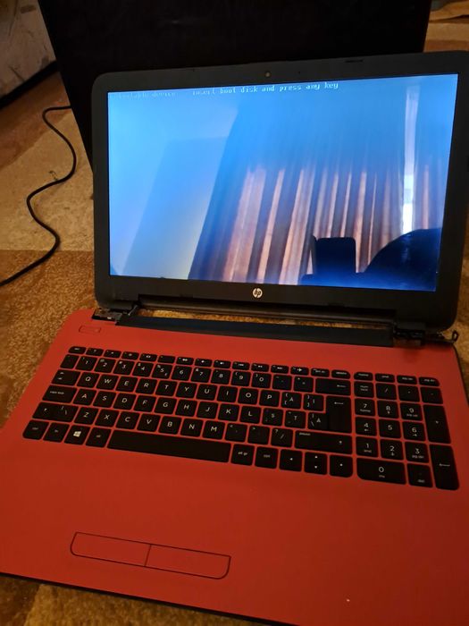 Laptop HP Pavilion 15-BA005NQ, AMD Quad-Core E2-7110, pentru piese