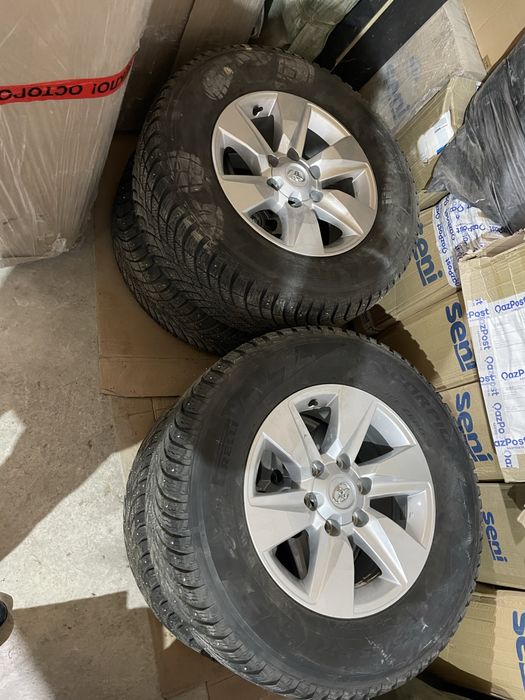 Продам комплект шин с дисками