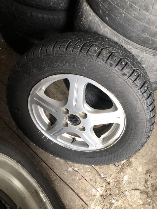 Продам срочно резину с дисками