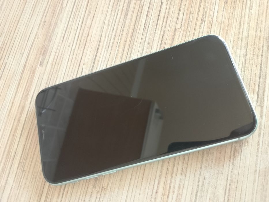 Продам Iphone 11