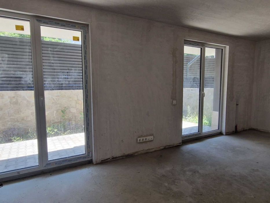 Продава се Двустаен апартамент в София, м-т Гърдова глава - 92 кв.м за 2011 €/кв.м - Снимка #1