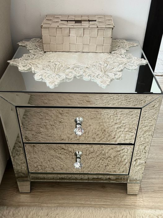 Noptiere din oglindă de cristal