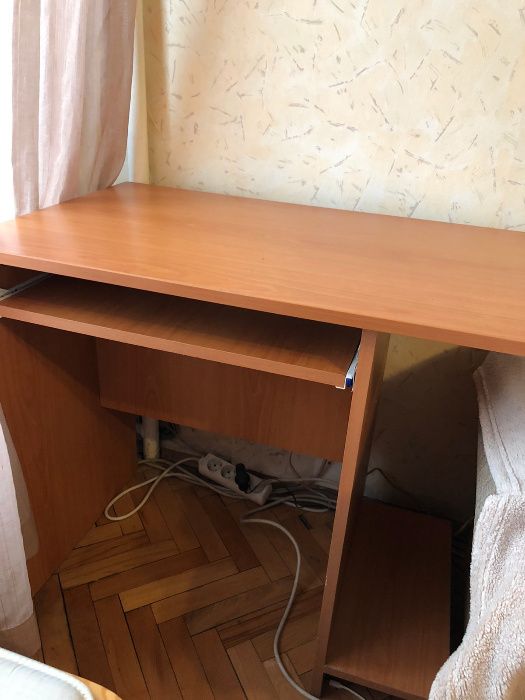 Бюро цвят череша