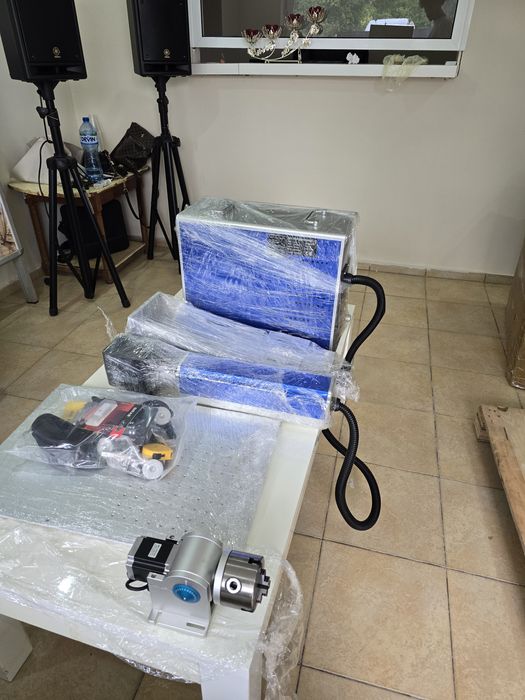 Лазерна машина за гравиране fiber laser 30w