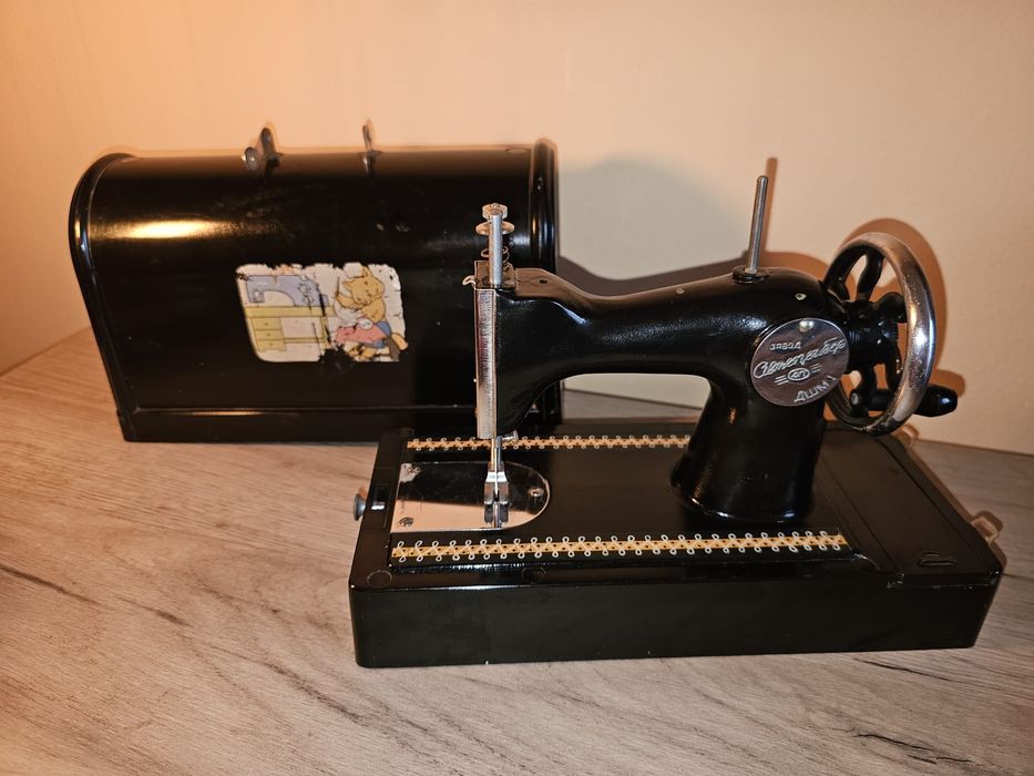 Jucărie Vintage Masina de cusut. URSS