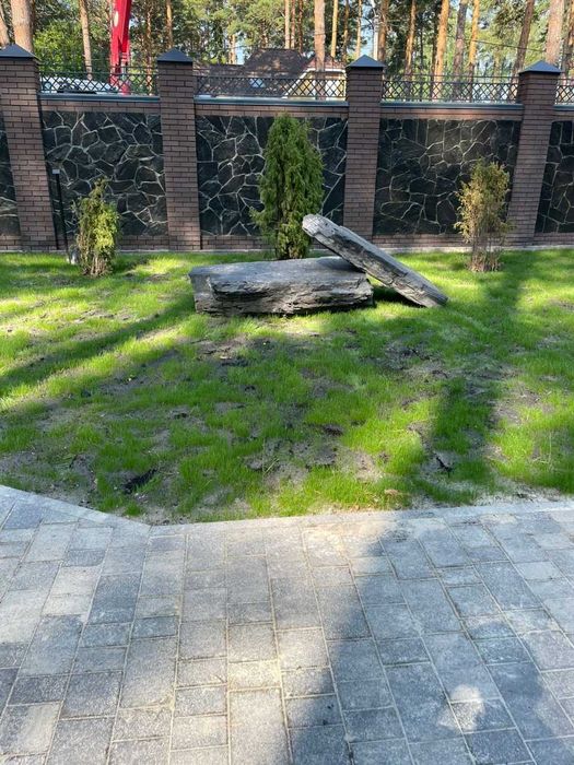 Камень плитняк природный.