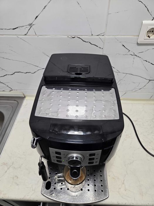 Espressor Automat DeLonghi Magnifica S ECAM 22.110.B Aparat cu Cafea Boabe