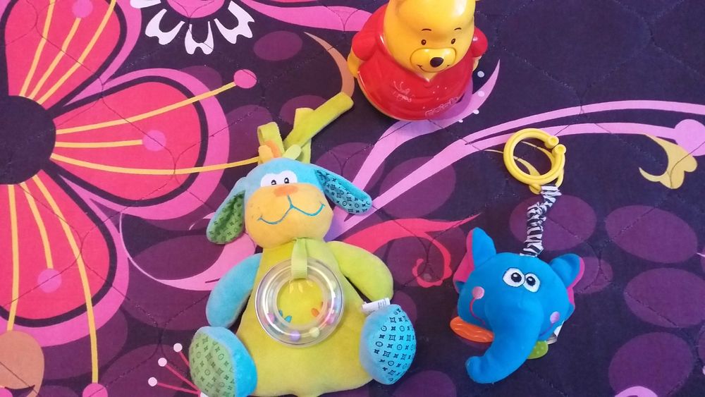 Кукли и аксесоар нови  за бебе, чудесен подарък за повод-22лв. брой