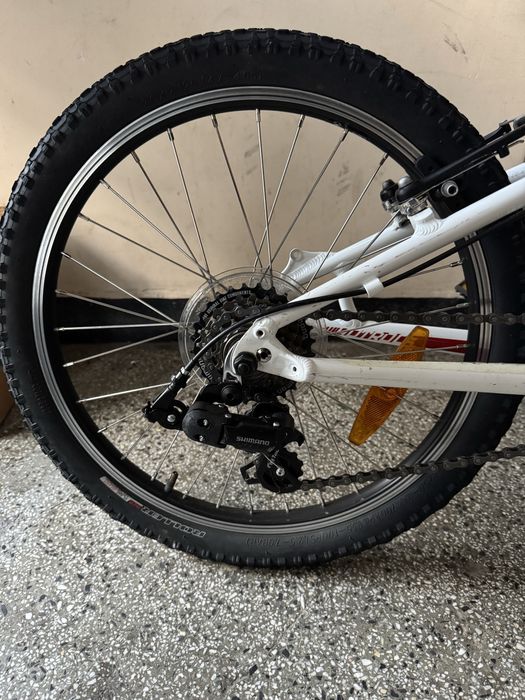 Specialized hatrock  20”