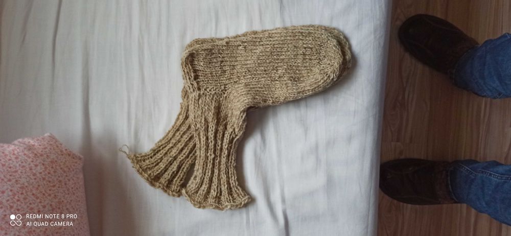 Плетени вълнени чорапи