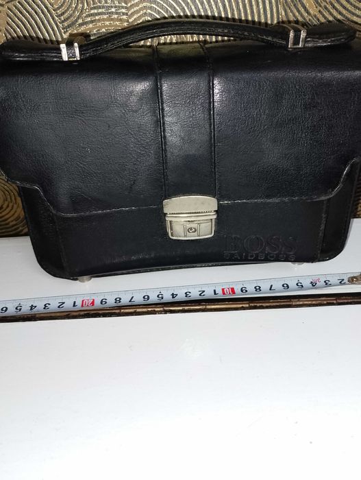 Мъжка чанта ест. кожа 40/37,чантичка на Босс23/20,зимни обувки №40